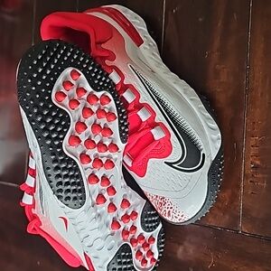 Nike Women's Alpha Huarache Elite 4 Turf Softball Shoes